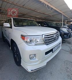 تۆیۆتا لاند کروزەر